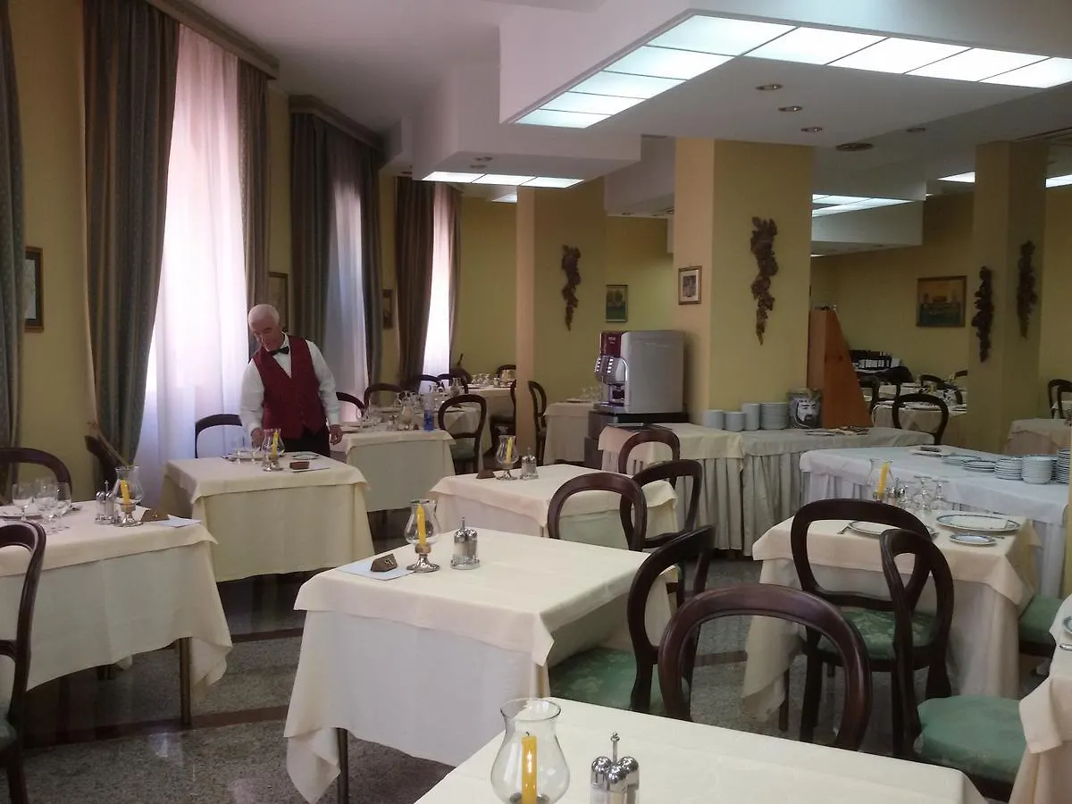 Hotel Ipanema 타오르미나 4*,