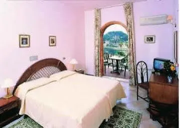 Hotel Ipanema 타오르미나 4*,